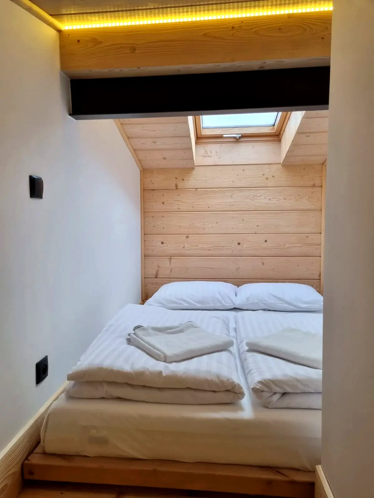 Sypialnia Apartamentu 3 pod oknem dachowym